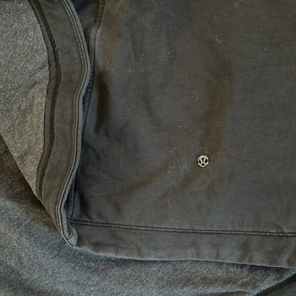 Lululemon Women’s black jacket - size 6 - Picture 6 of 7